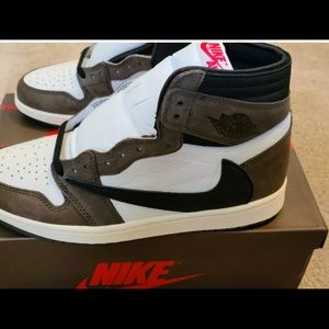 Travis Scott Jordan 1 size 10